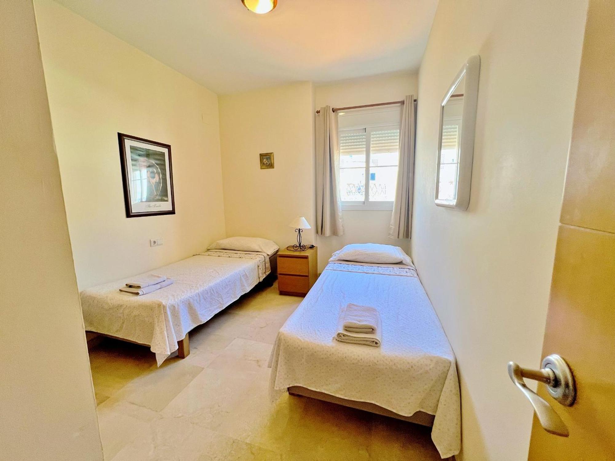 Beautiful Apartment With Pools, Playground And Paddle Tennis - Family Friendly And Near Vithas Hospital - Free Parking In Garage Benalmádena Eksteriør bilde
