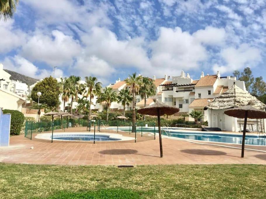 Beautiful Apartment With Pools, Playground And Paddle Tennis - Family Friendly And Near Vithas Hospital - Free Parking In Garage Benalmádena Eksteriør bilde
